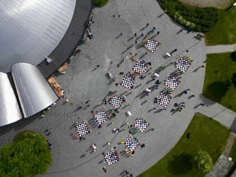PEQUEÑOS GIGANTES EN NORUEGA